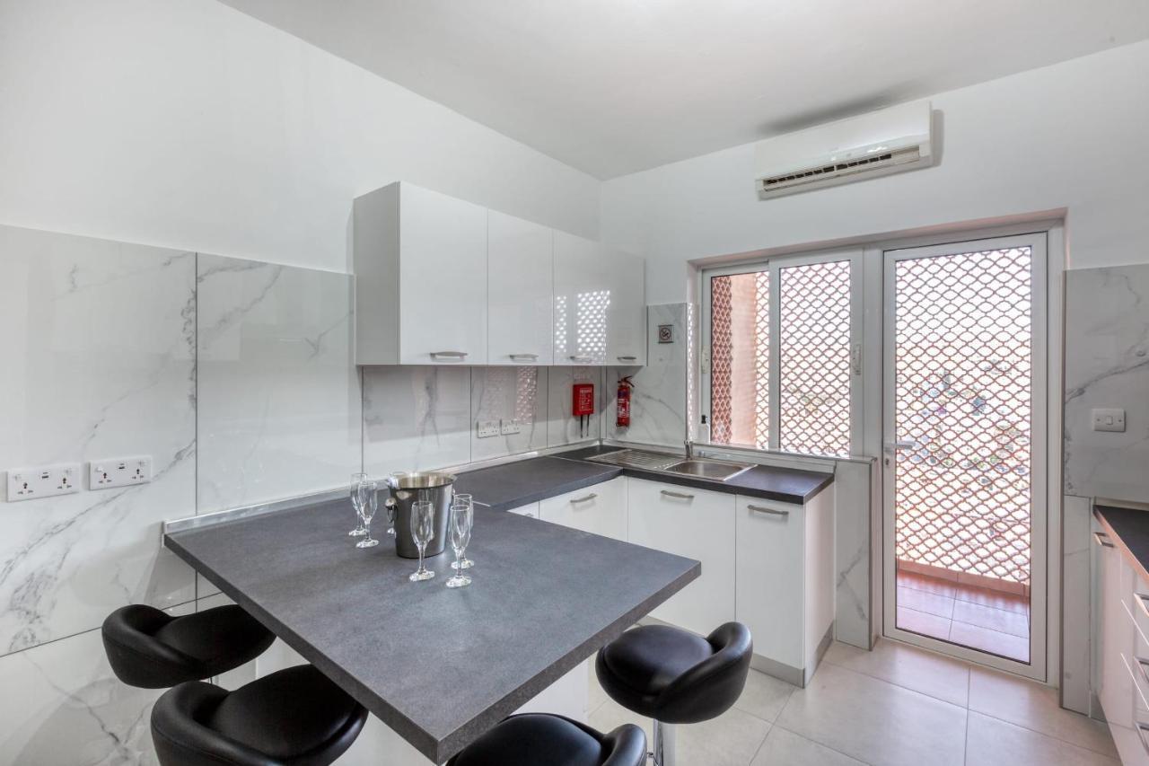 Pool Apartment Is-Swieqi Exterior foto